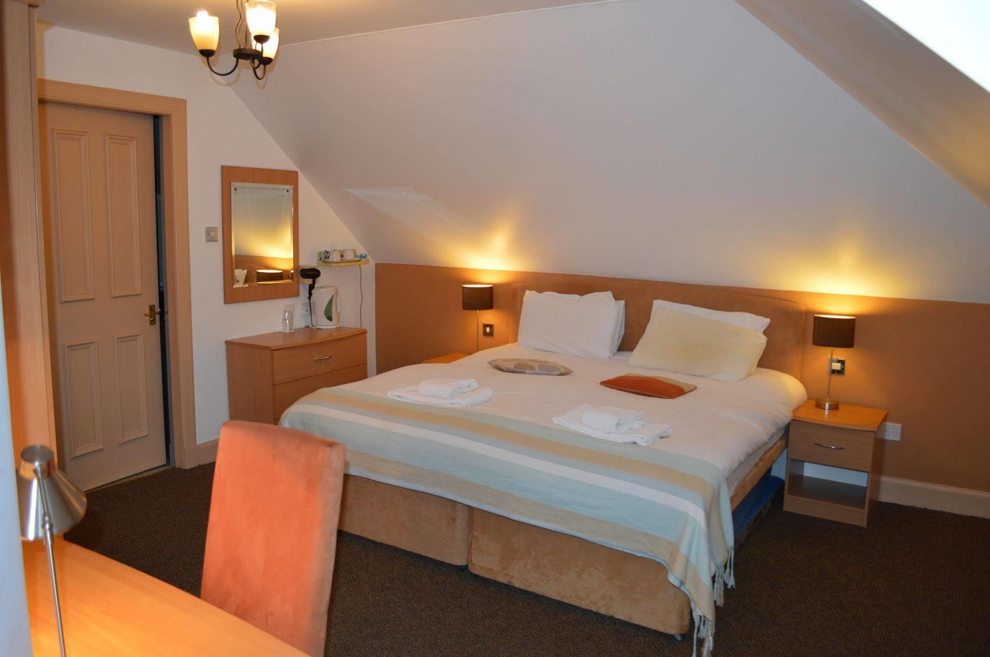 Mw Townhouse Hotel EDI Eksteriør billede